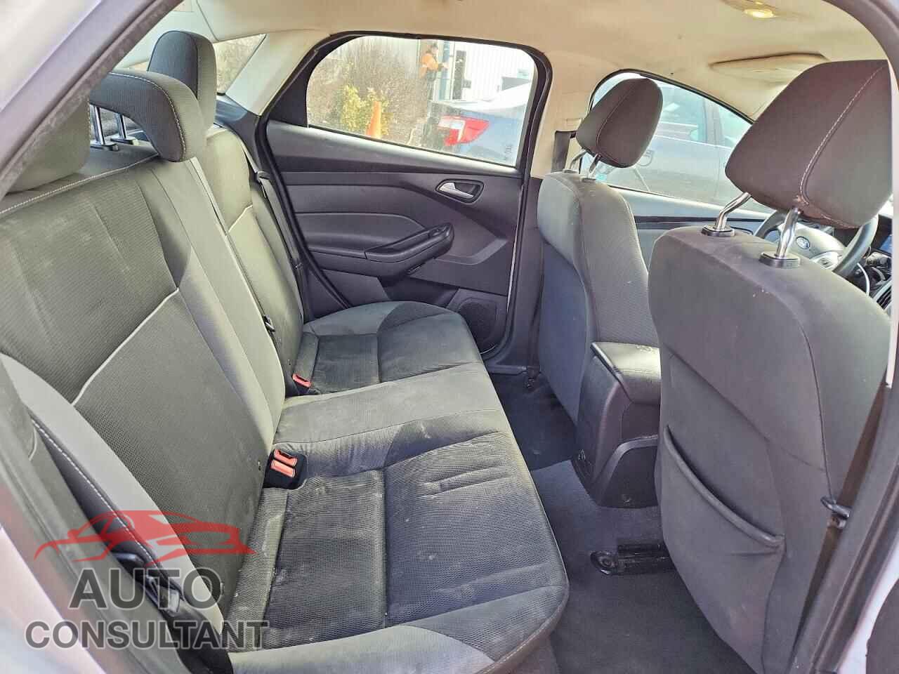FORD FOCUS 2012 - 1FAHP3F24CL233154