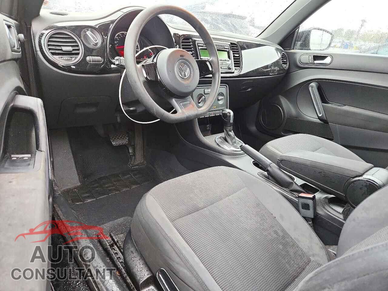 VOLKSWAGEN BEETLE 2013 - 3VWFP7AT6DM644903