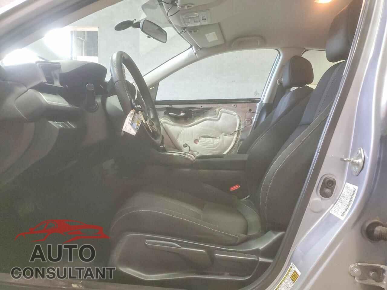 HONDA CIVIC 2018 - 2HGFC2F52JH528525