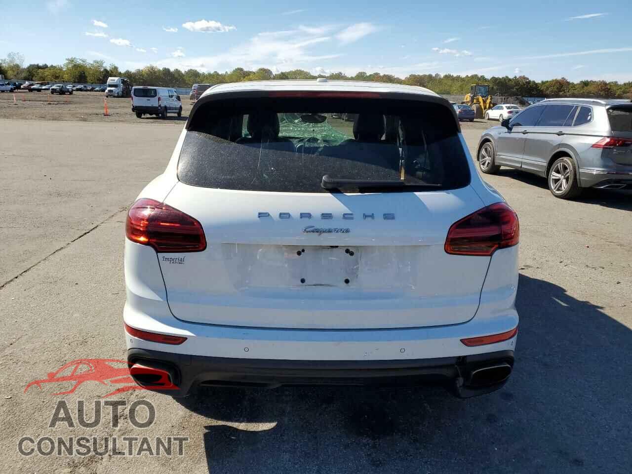 PORSCHE CAYENNE 2016 - WP1AA2A24GLA10468
