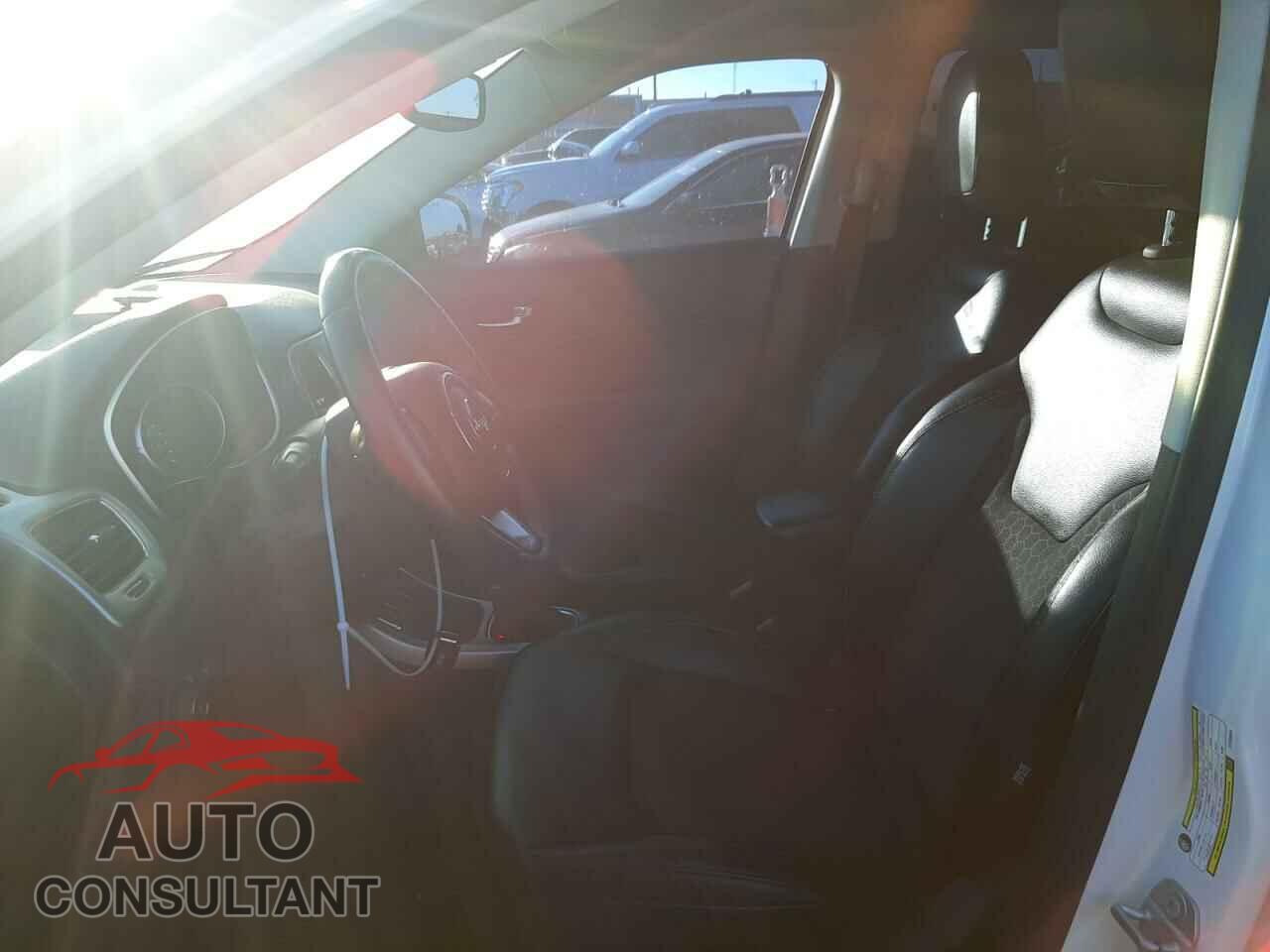 JEEP COMPASS 2018 - 3C4NJCBB2JT228833