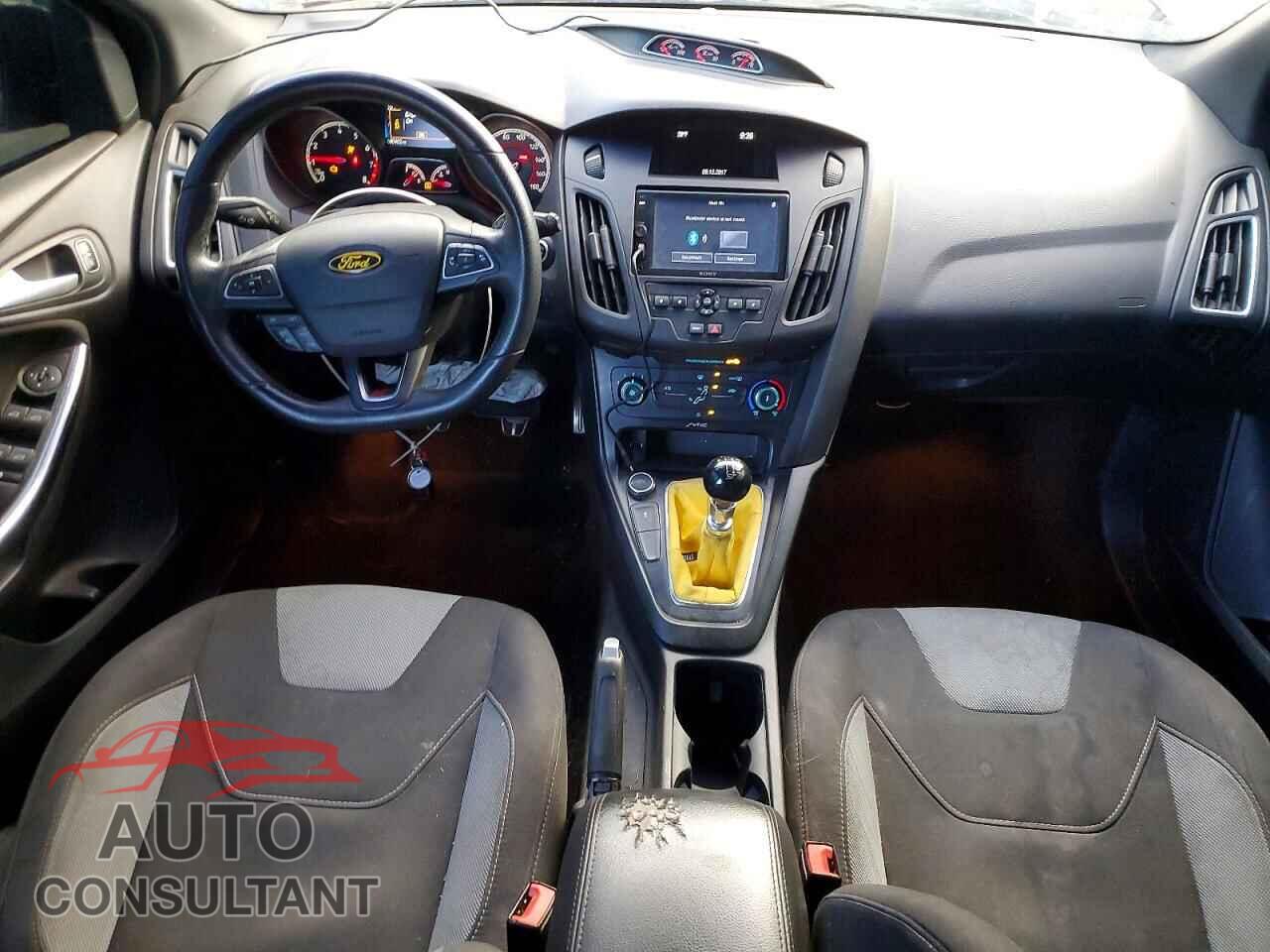 FORD FOCUS 2017 - 1FADP3L97HL277110
