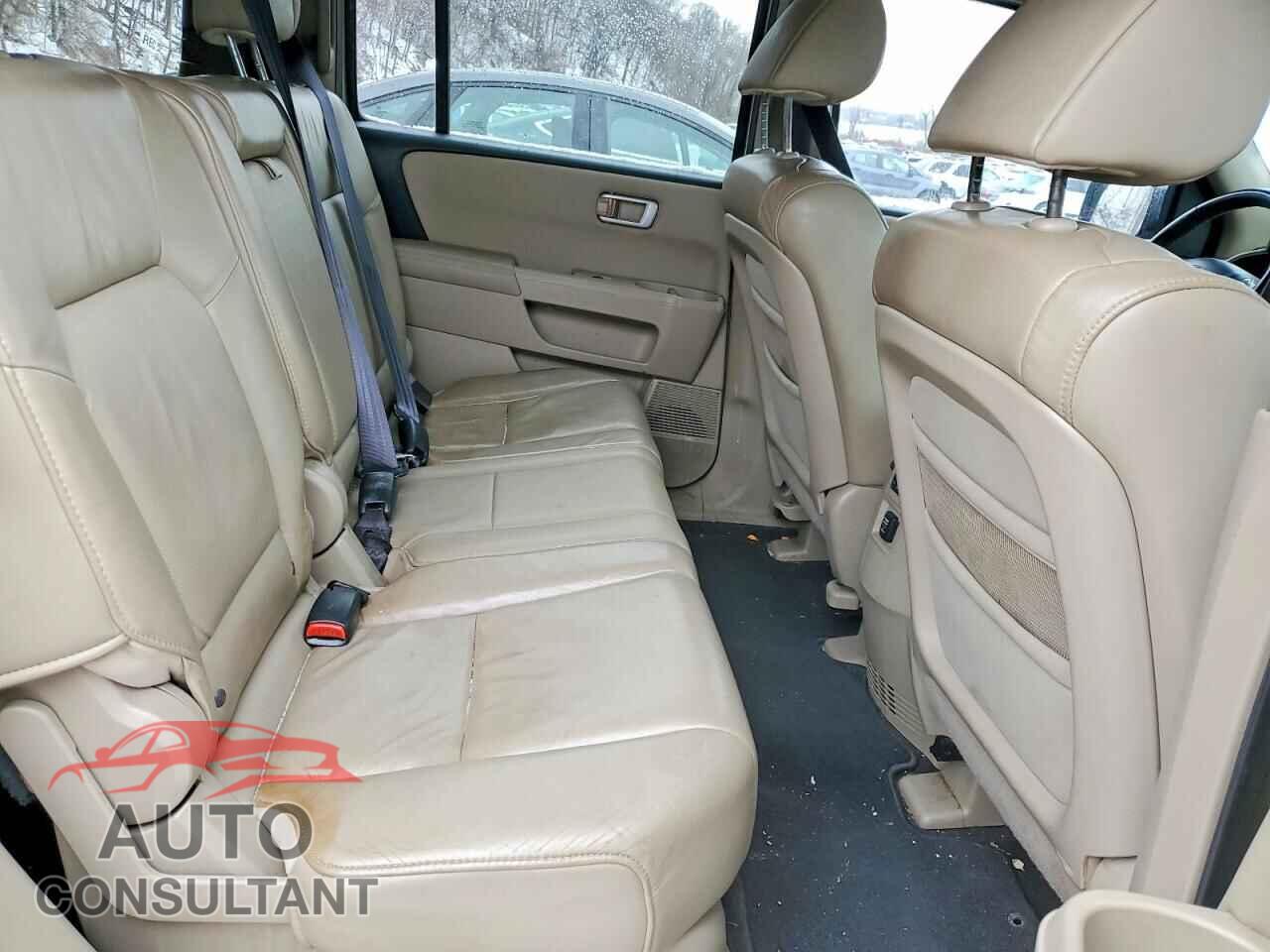 HONDA PILOT 2011 - 5FNYF4H59BB026089