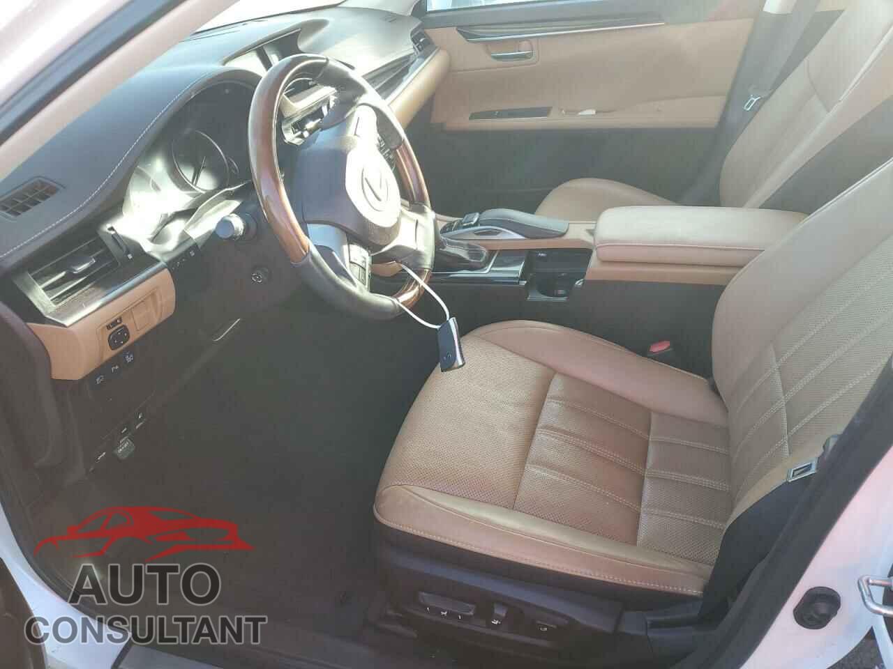 LEXUS LS500 2019 - JTHB51FF8K5009061