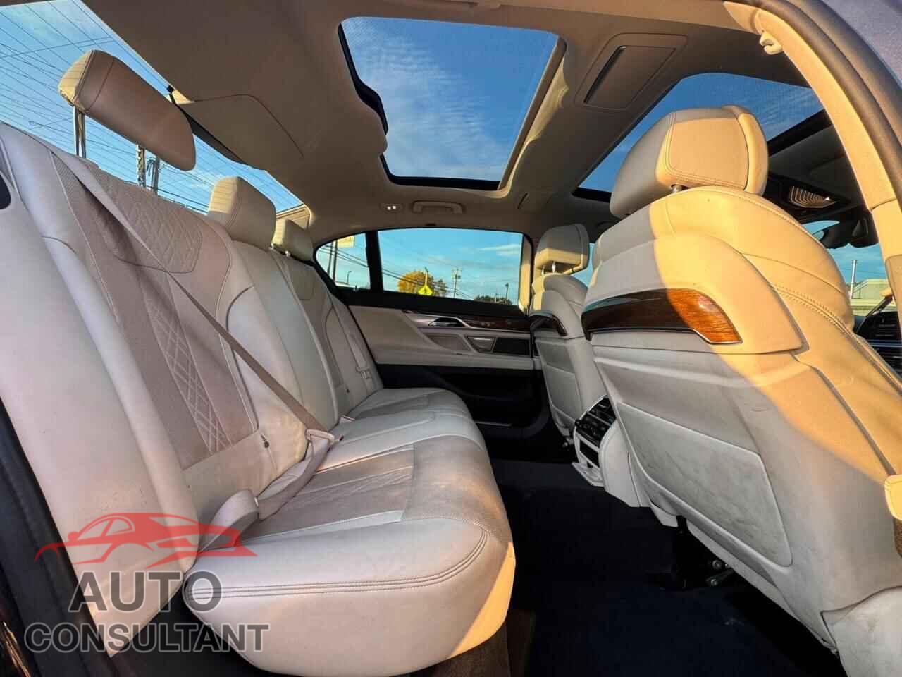 BMW 7 SERIES 2016 - WBA7F2C5XGG417186