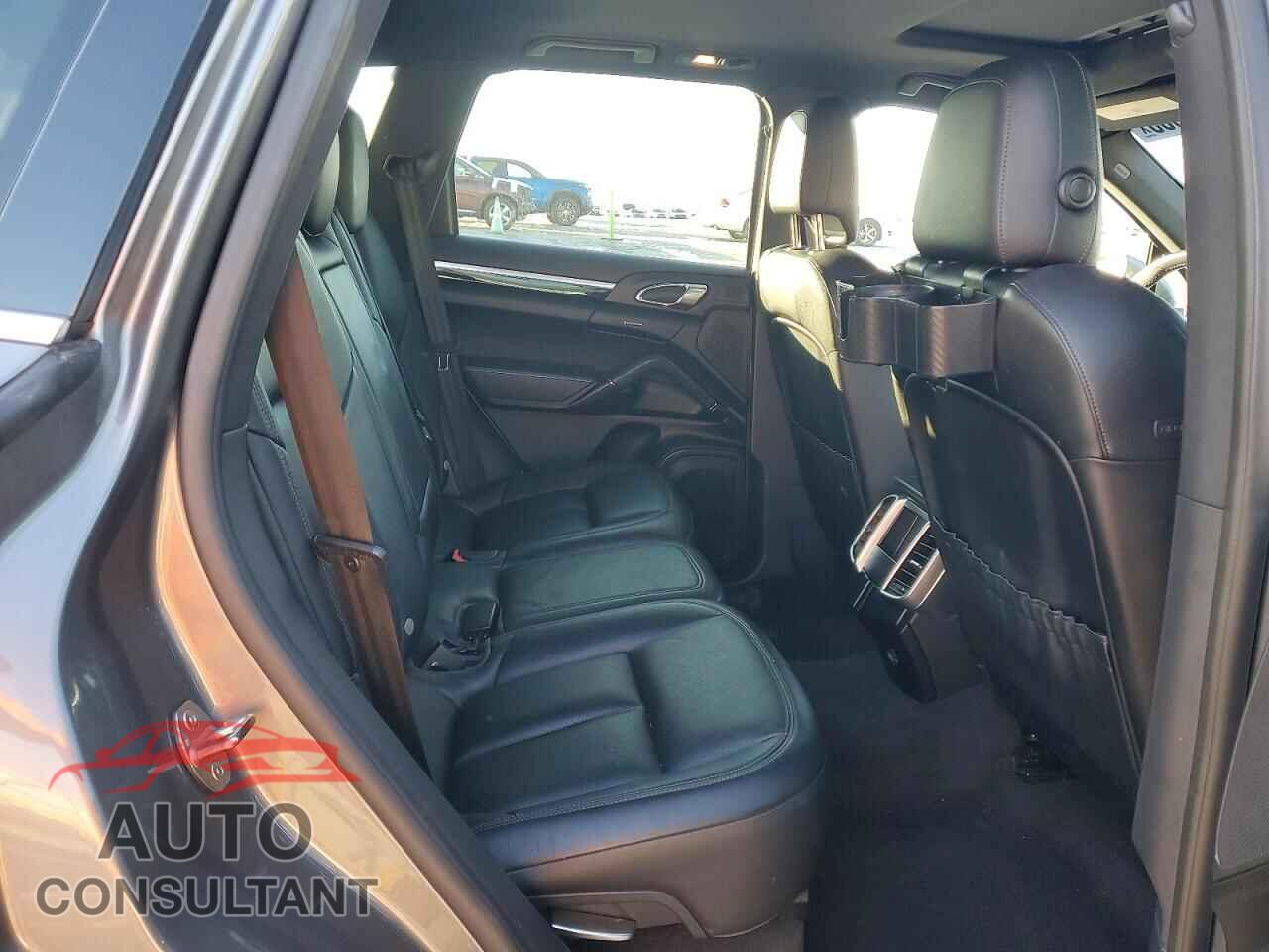 PORSCHE CAYENNE 2017 - WP1AA2A20HKA91024