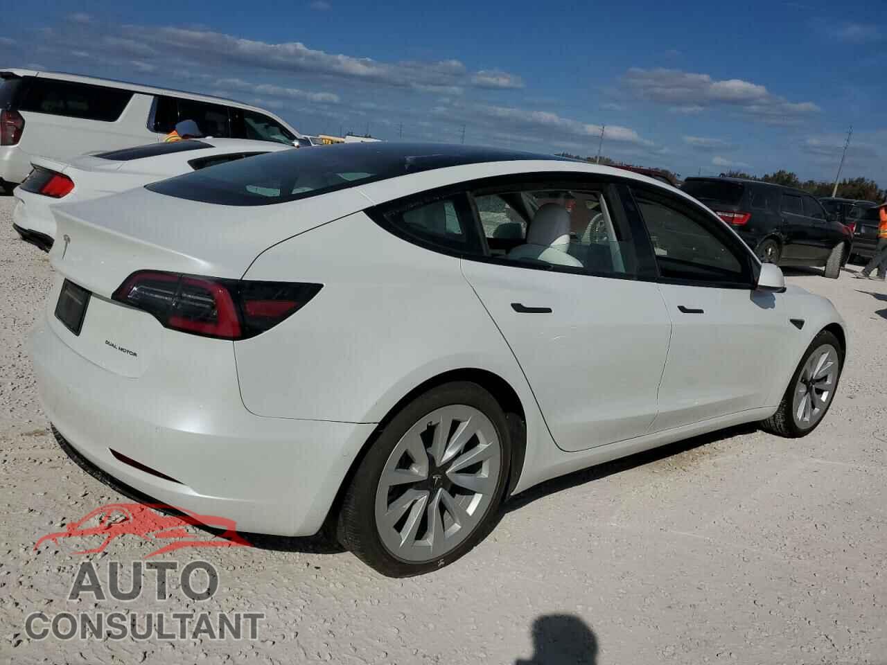 TESLA MODEL 3 2021 - 5YJ3E1EB0MF051097