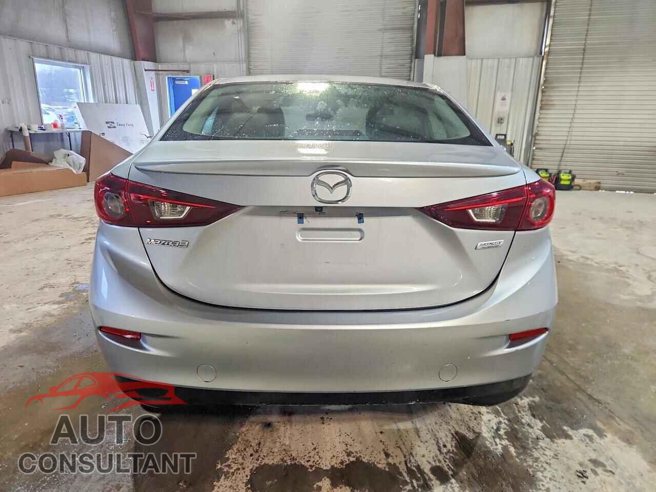 MAZDA 3 2018 - 3MZBN1V37JM183301