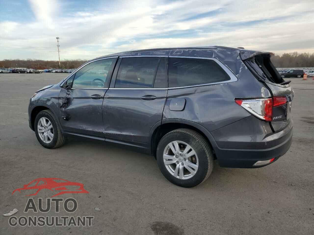 HONDA PILOT 2018 - 5FNYF6H56JB039778