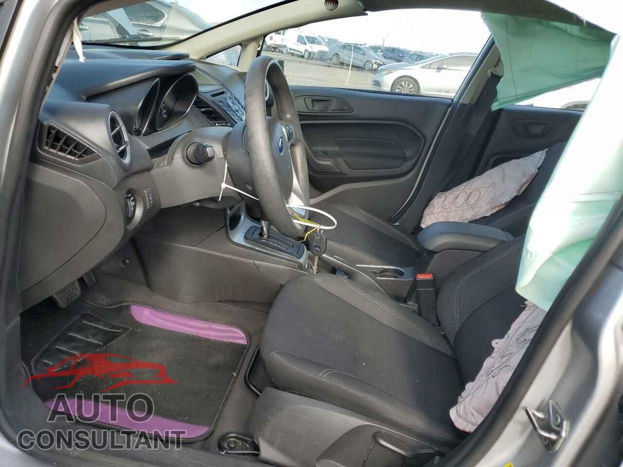 FORD FIESTA 2018 - 3FADP4EJ1JM101607