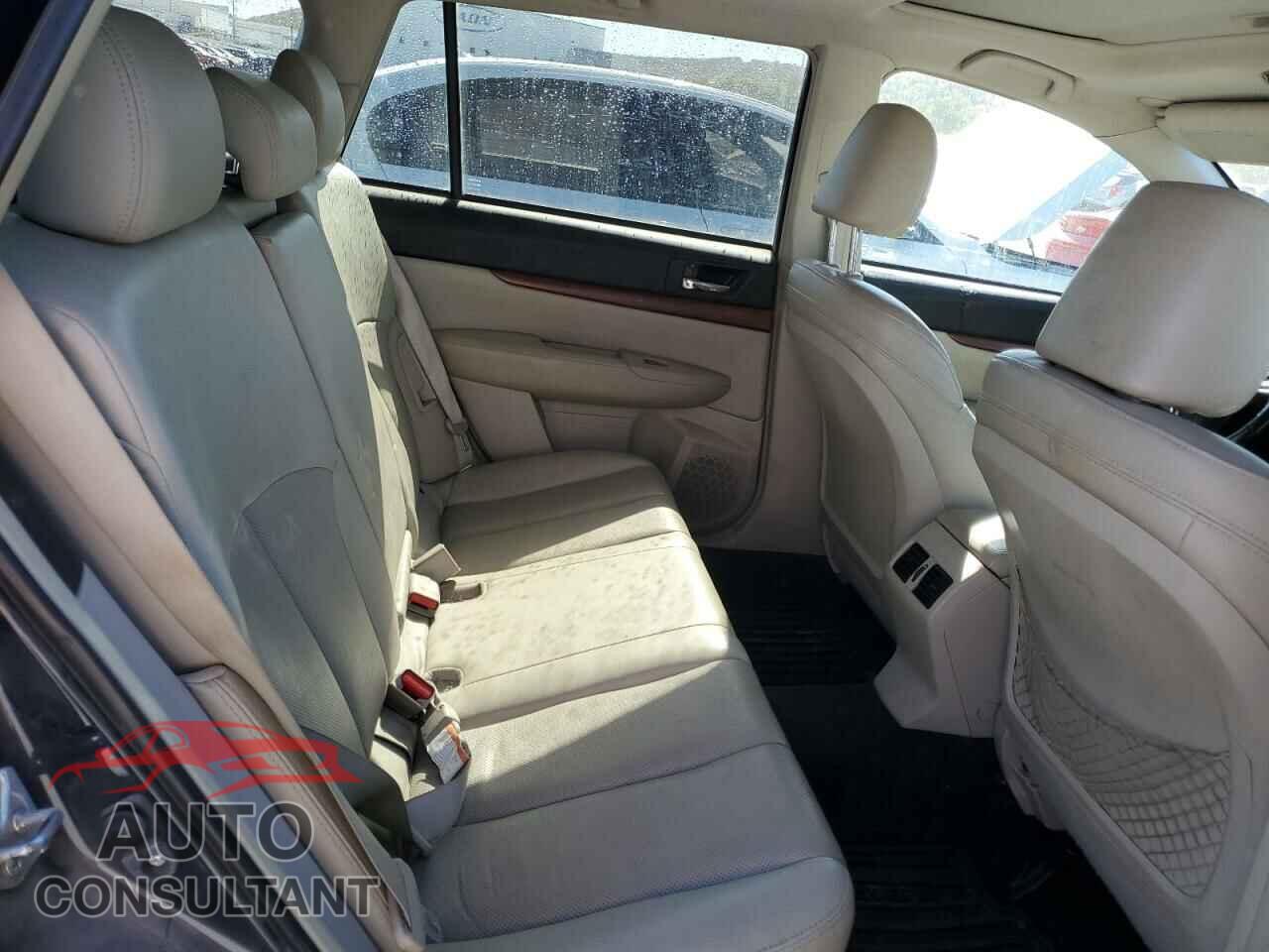 SUBARU OUTBACK 2014 - 4S4BRBLC3E3215907