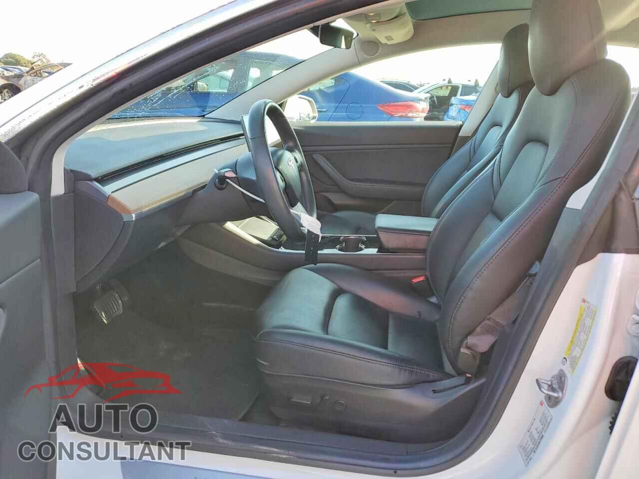 TESLA MODEL 3 2018 - 5YJ3E1EB5JF093860