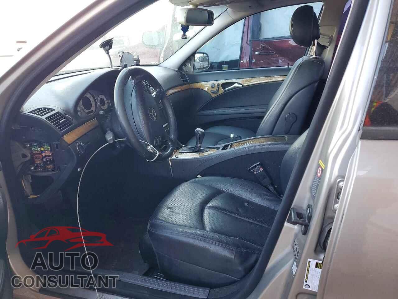 MERCEDES-BENZ E-CLASS 2009 - WDBUF56X49B411399