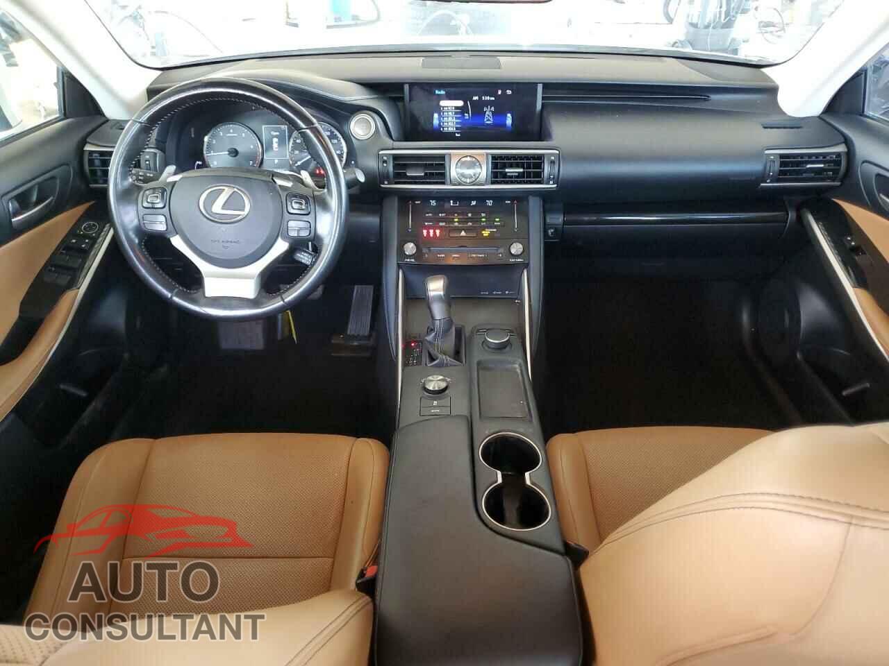 LEXUS IS 2017 - JTHBA1D2XH5050036