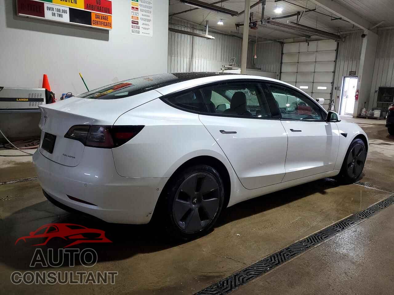 TESLA MODEL 3 2021 - 5YJ3E1EB0MF095827