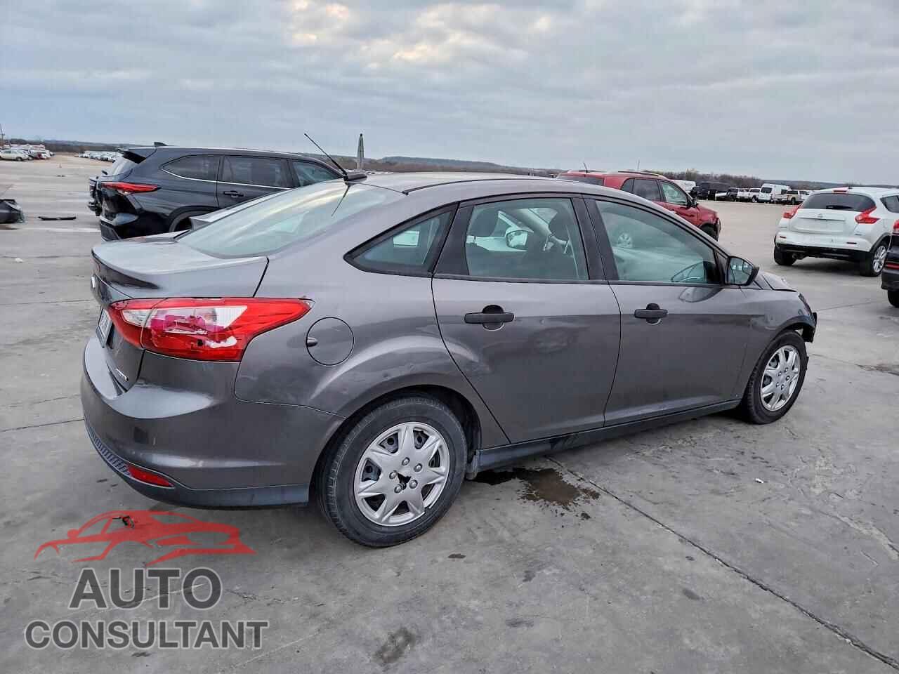 FORD FOCUS 2013 - 1FADP3E2XDL243706