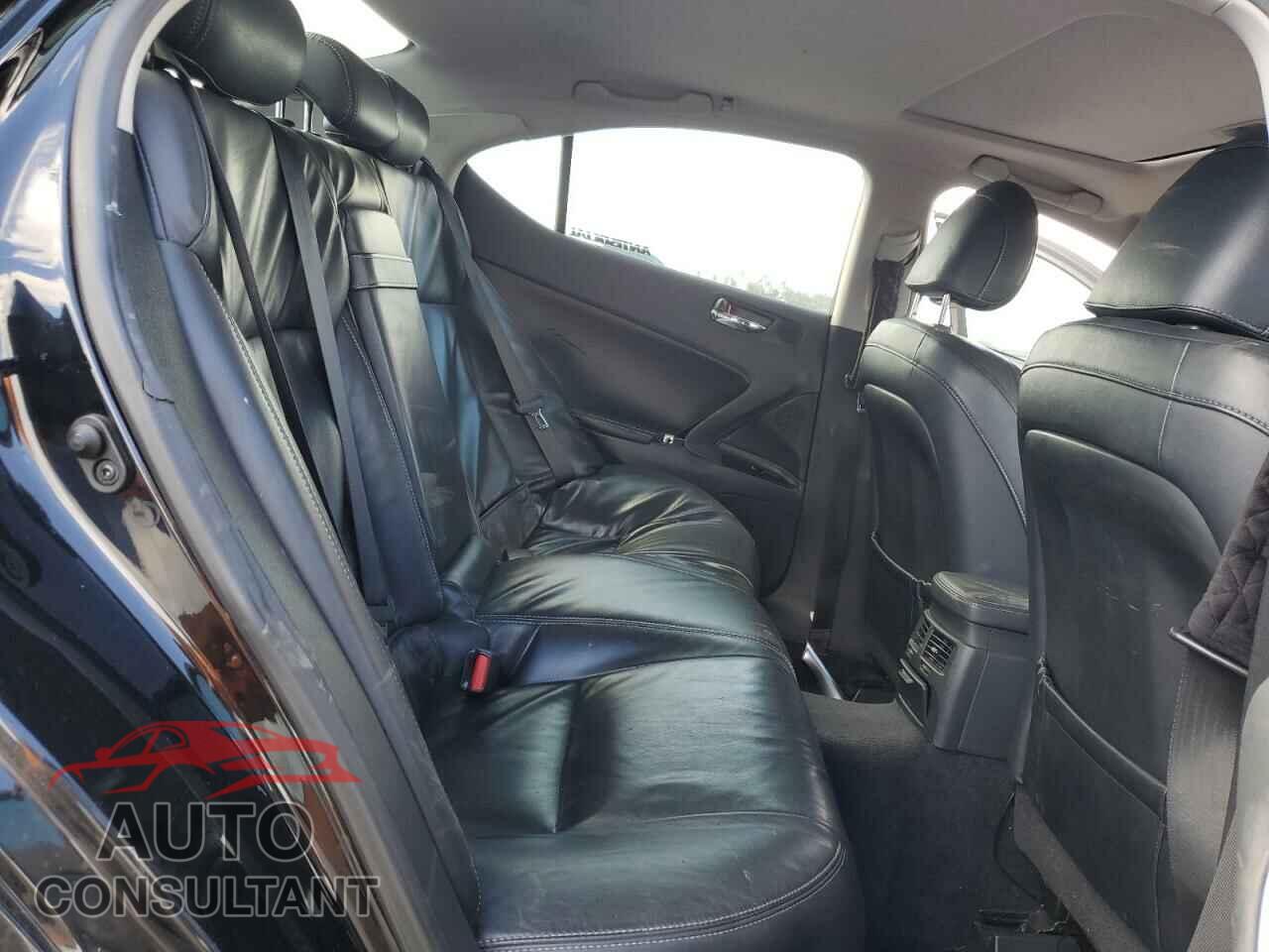 LEXUS IS 2011 - JTHBF5C24B5142115