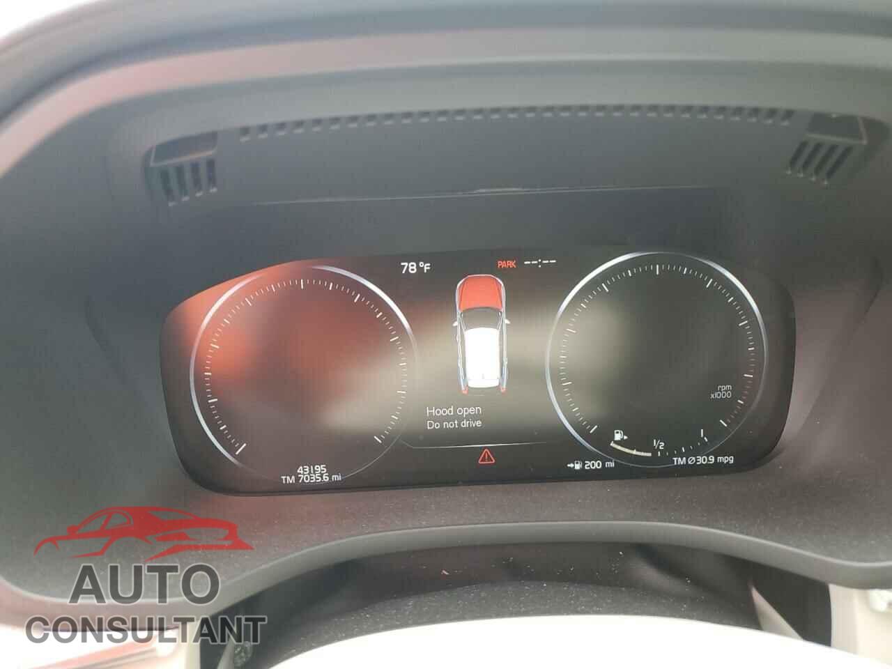 VOLVO XC60 2021 - YV4102DL8M1861802