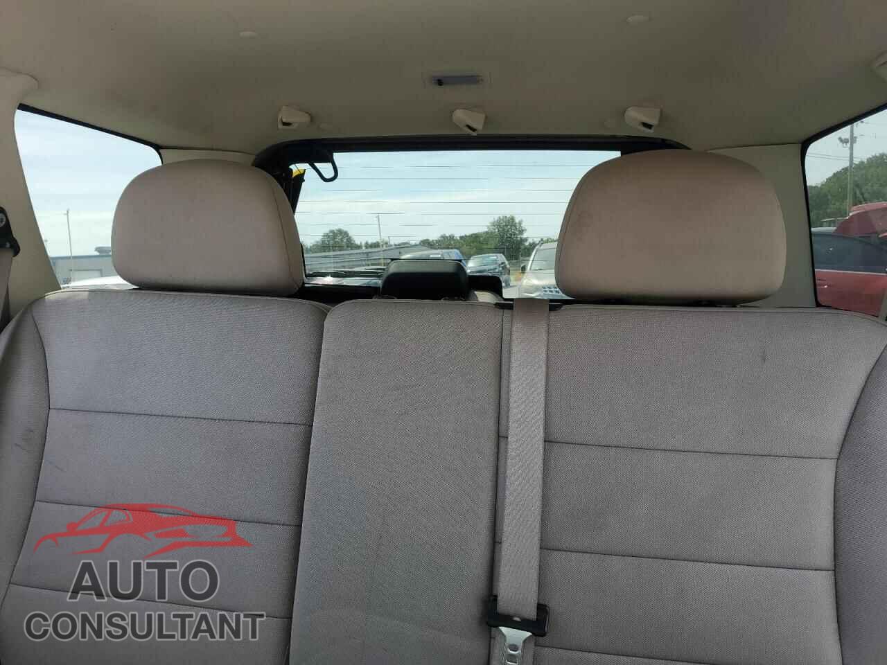 FORD ESCAPE 2010 - 1FMCU0D70AKD12796