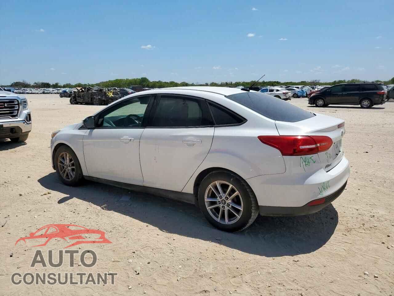 FORD FOCUS 2015 - 1FADP3F28FL298981