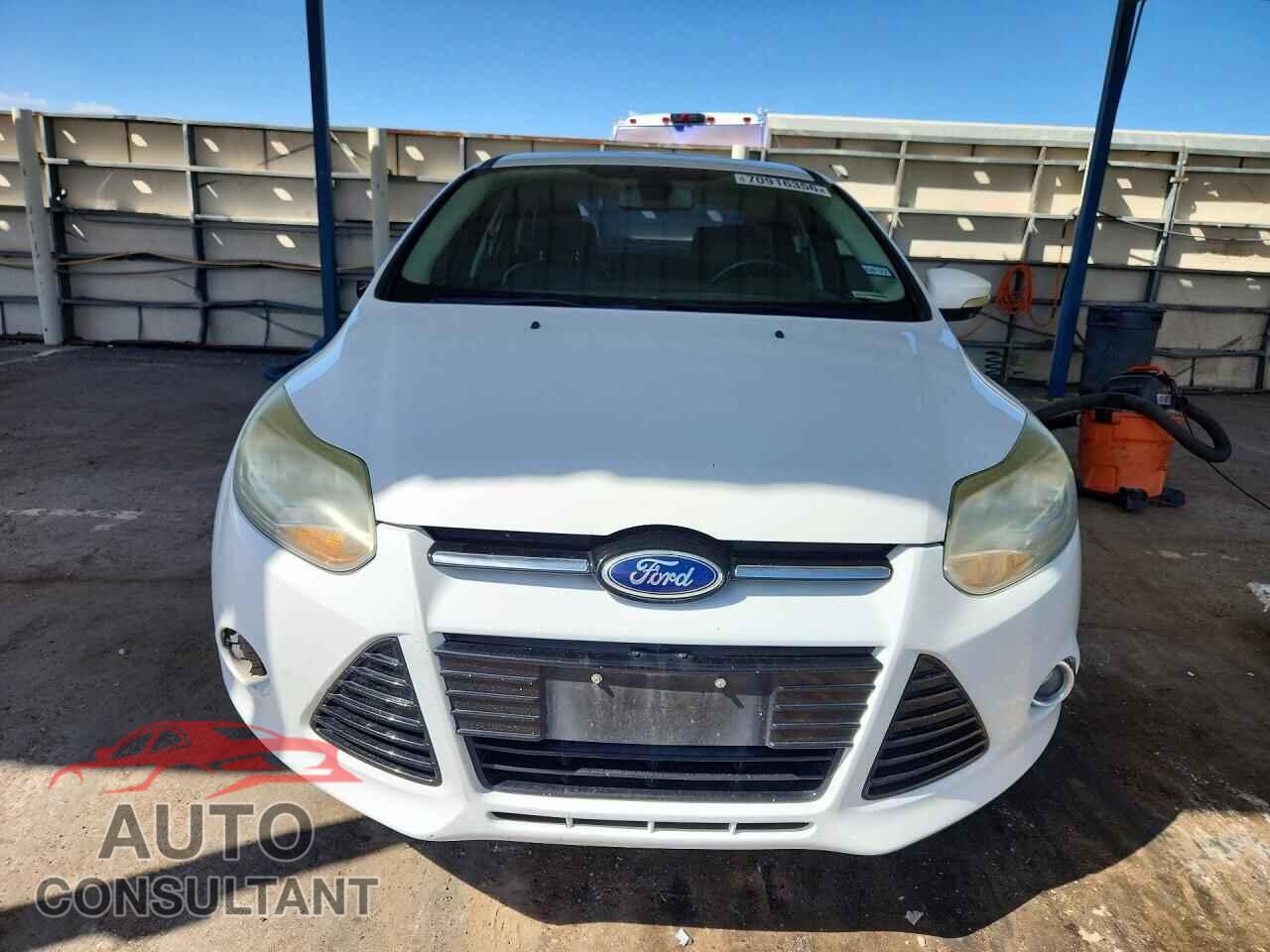 FORD FOCUS 2012 - 1FAHP3H22CL371577