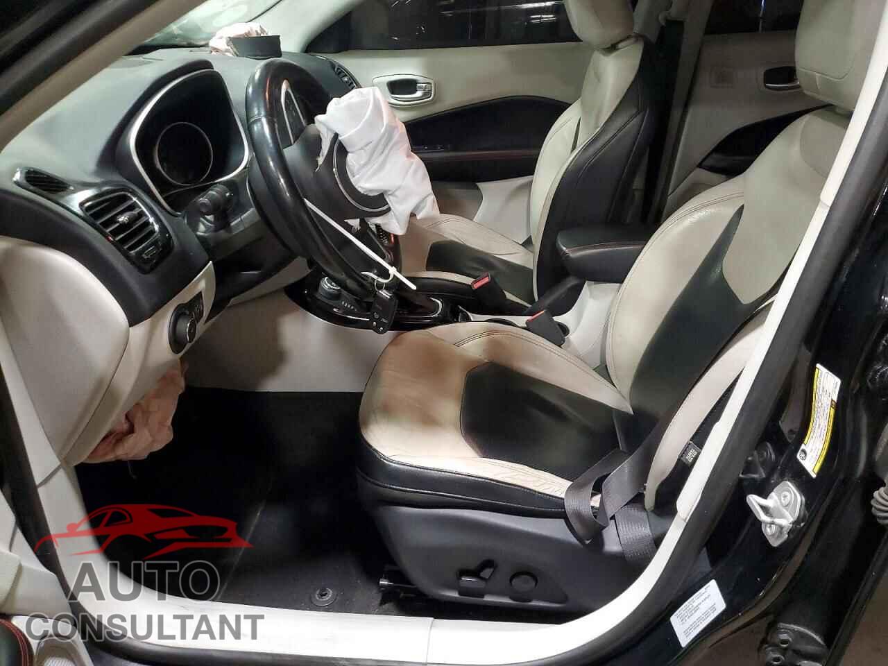 JEEP COMPASS 2018 - 3C4NJDCB1JT113404