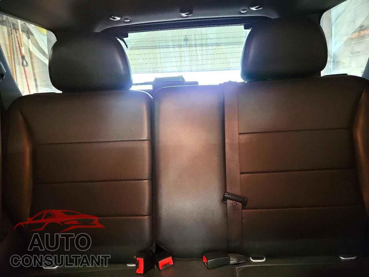 FORD ESCAPE 2010 - 1FMCU9EG7AKB50023