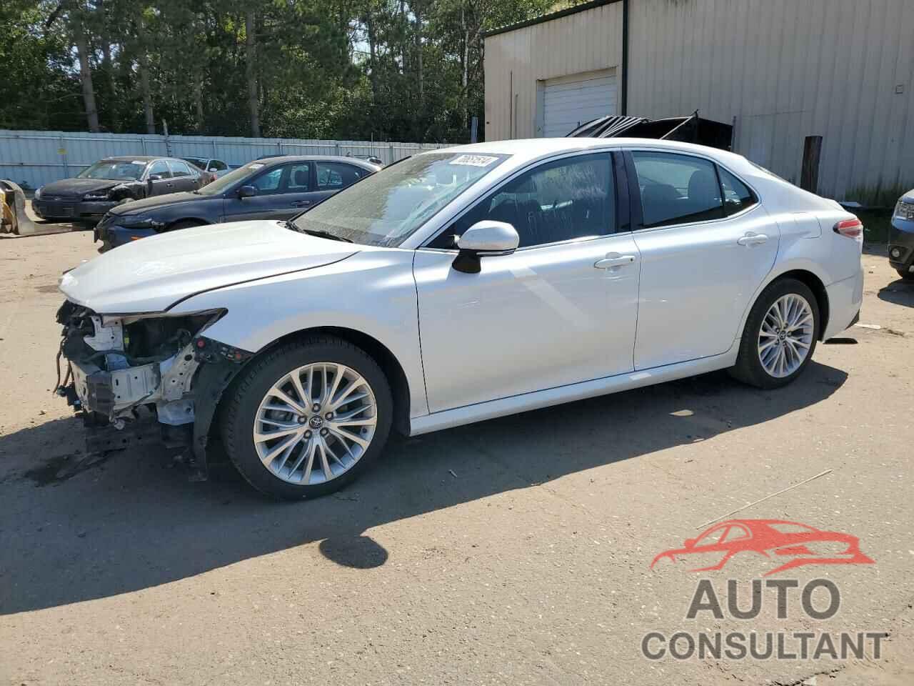 TOYOTA CAMRY 2018 - 4T1B11HKXJU115731