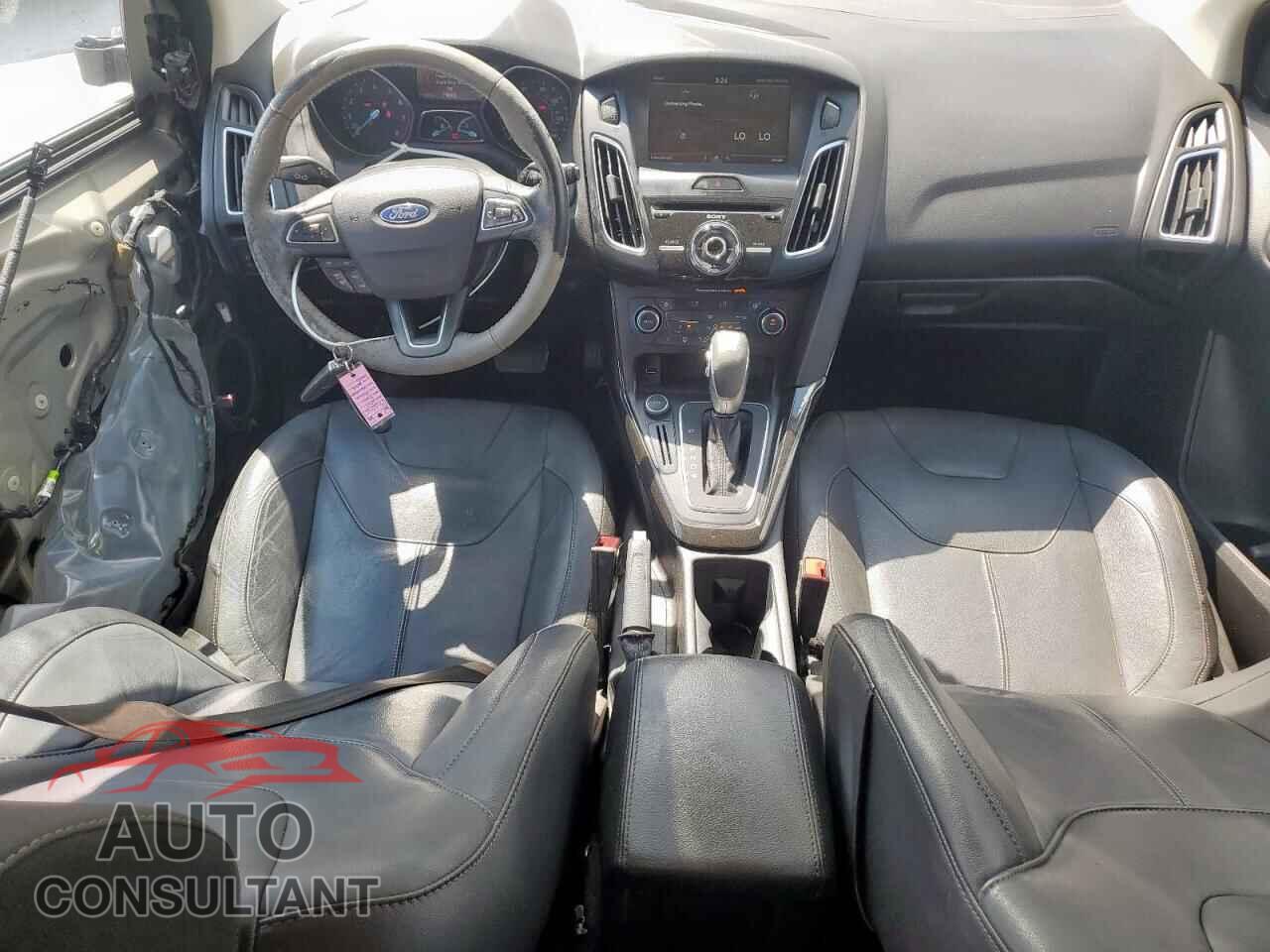 FORD FOCUS 2015 - 1FADP3N21FL210967