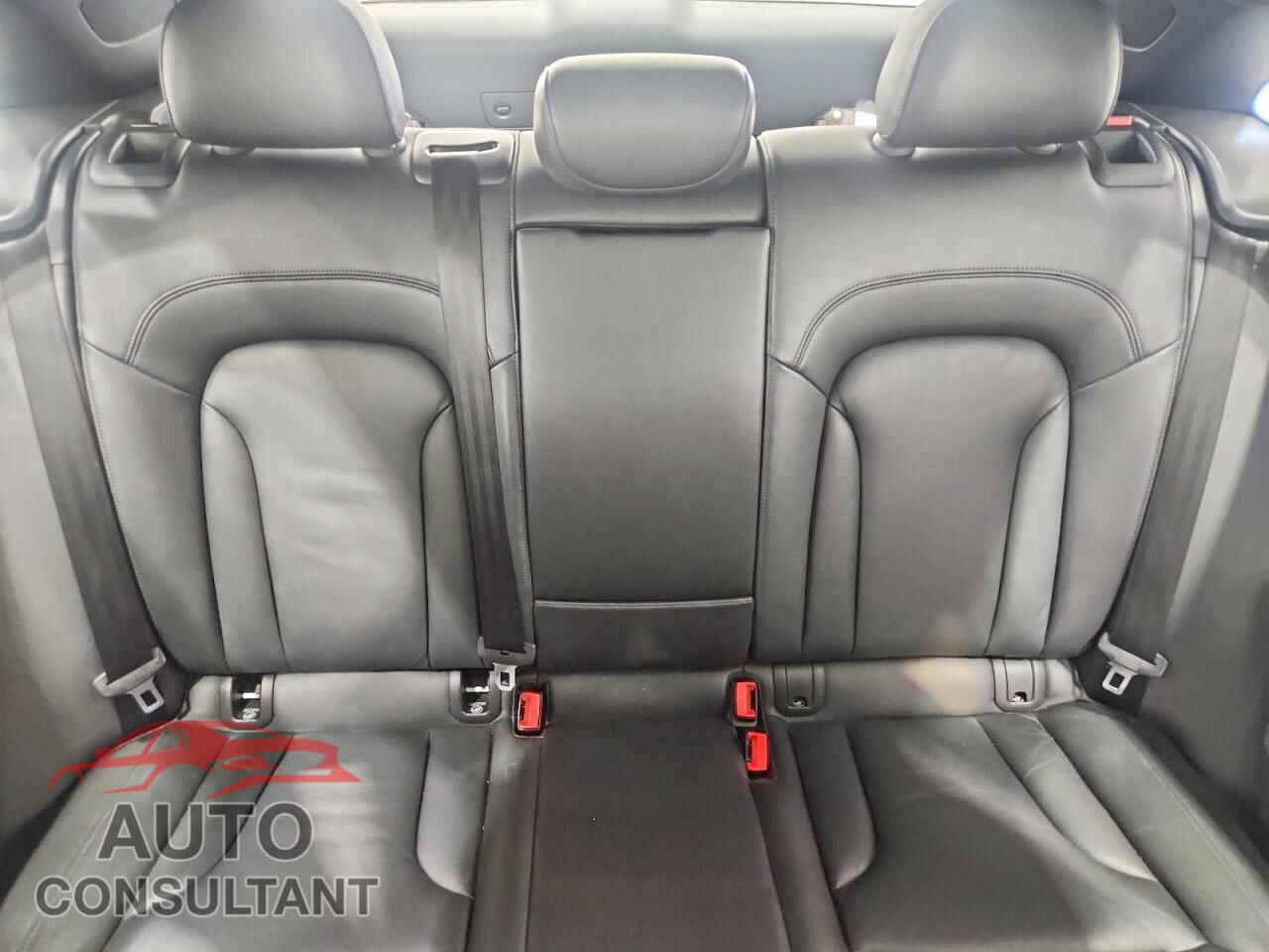 AUDI Q3 2016 - WA1BFCFS3GR010863