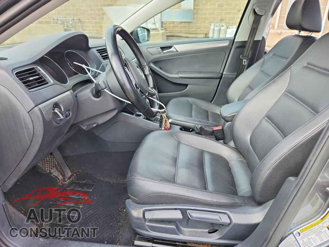 VOLKSWAGEN JETTA 2017 - 3VWDB7AJ1HM379026