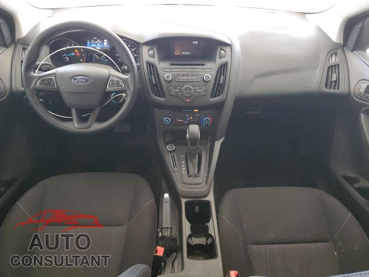 FORD FOCUS 2017 - 1FADP3E23HL241608