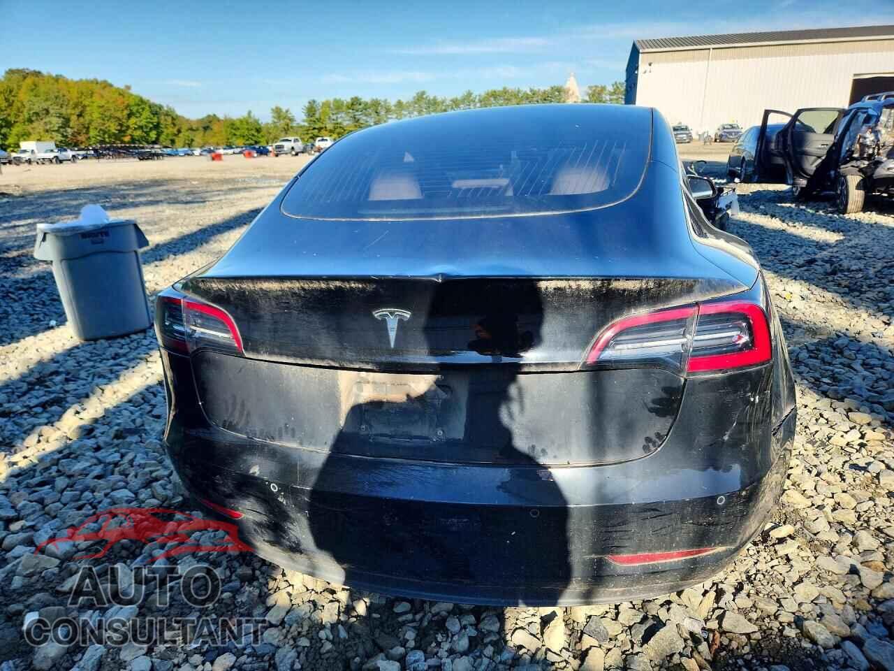 TESLA MODEL 3 2018 - 5YJ3E1EA4JF155370