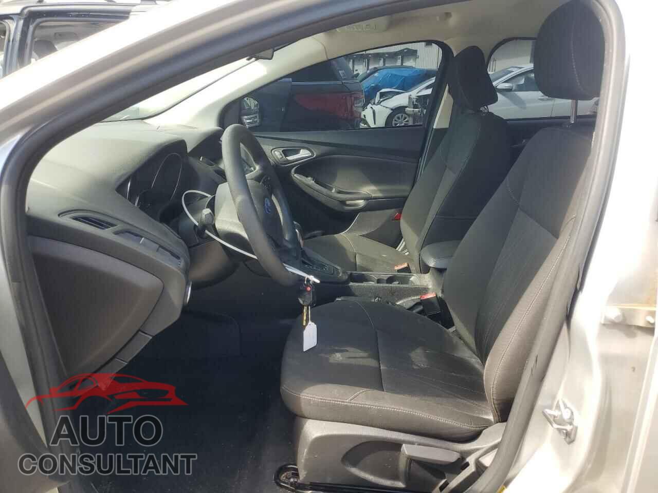 FORD FOCUS 2015 - 1FADP3F26FL202927