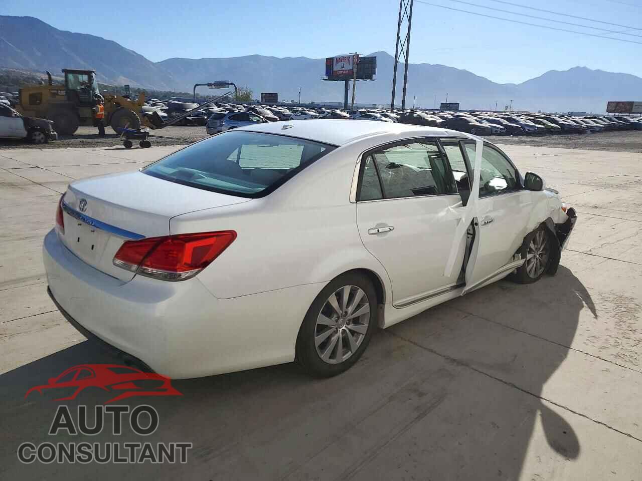 TOYOTA AVALON 2011 - 4T1BK3DB1BU379016