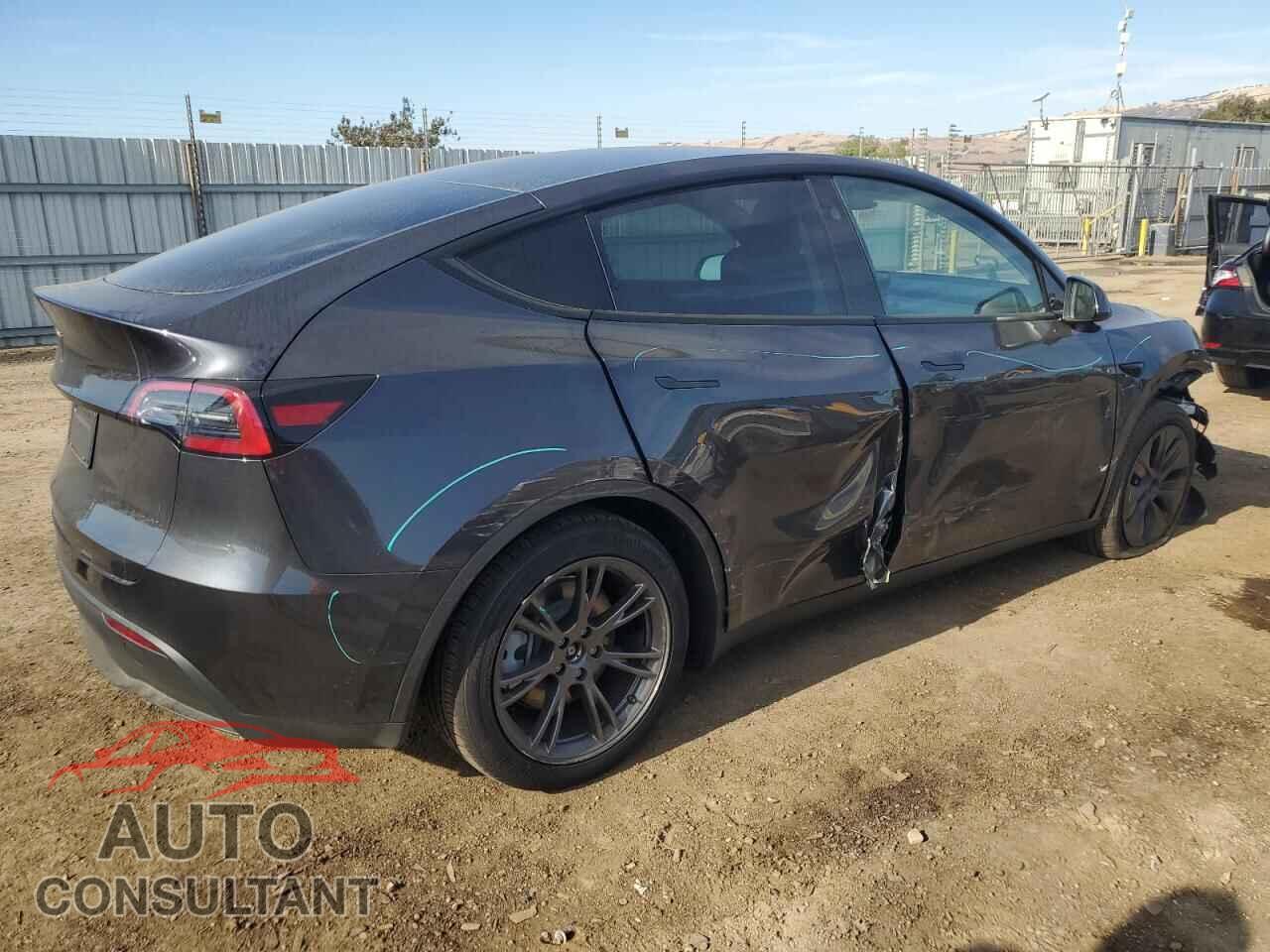 TESLA MODEL Y 2024 - 7SAYGDED8RF112774