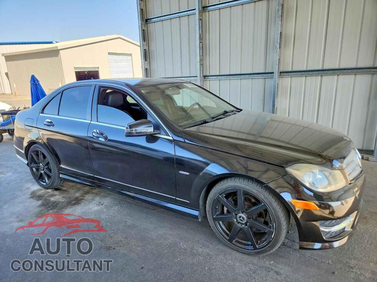 MERCEDES-BENZ C-CLASS 2012 - WDDGF4HB2CA625109