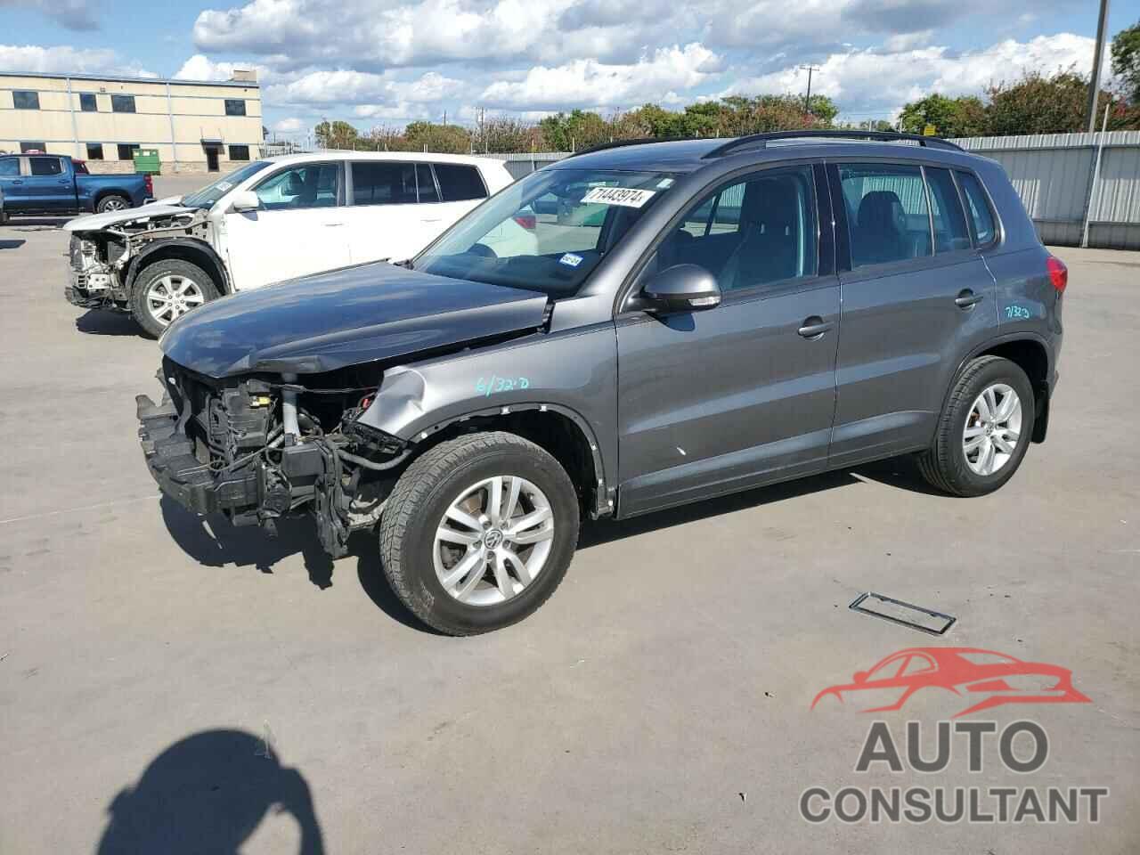 VOLKSWAGEN TIGUAN 2017 - WVGAV7AX9HK018311