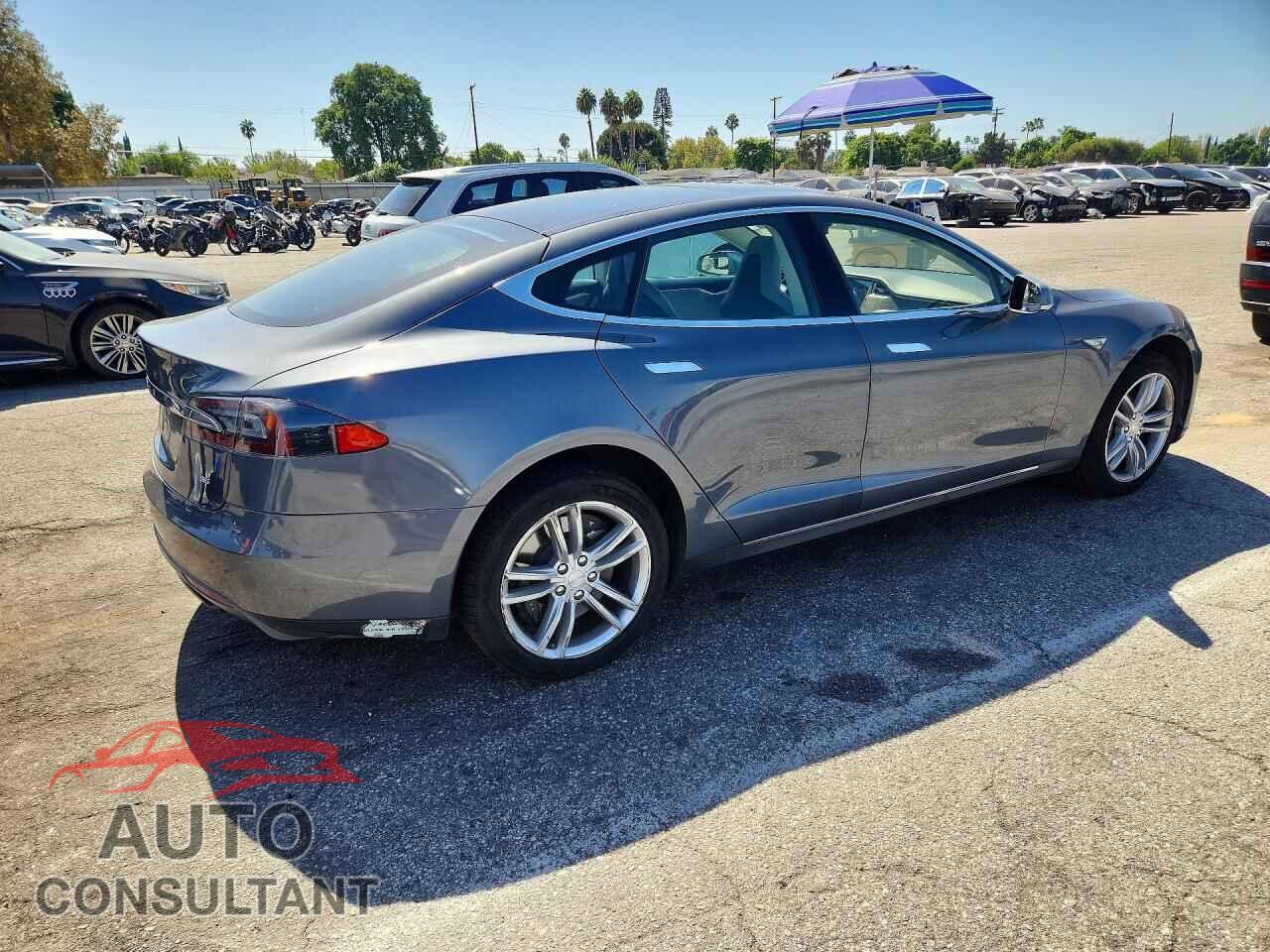 TESLA MODEL S 2013 - 5YJSA1CN8DFP06336