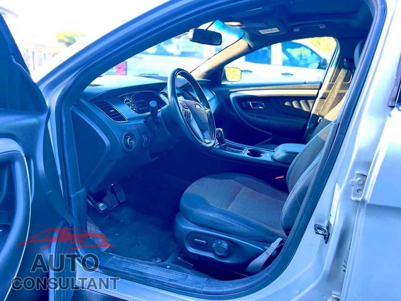 FORD TAURUS 2018 - 1FAHP2H84JG115249
