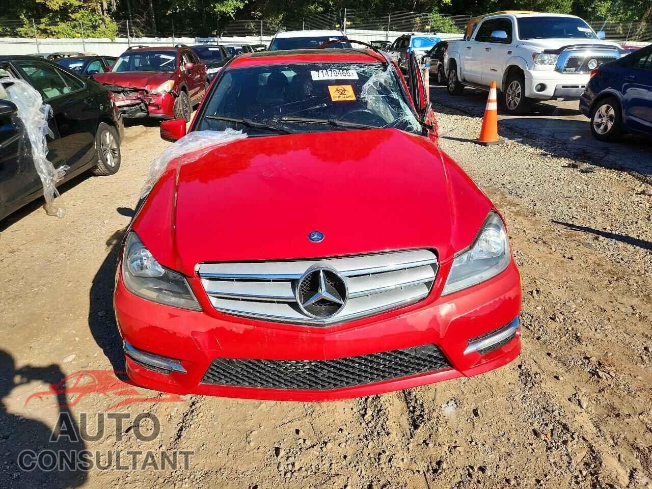 MERCEDES-BENZ C-CLASS 2013 - WDDGF4HB3DR262886
