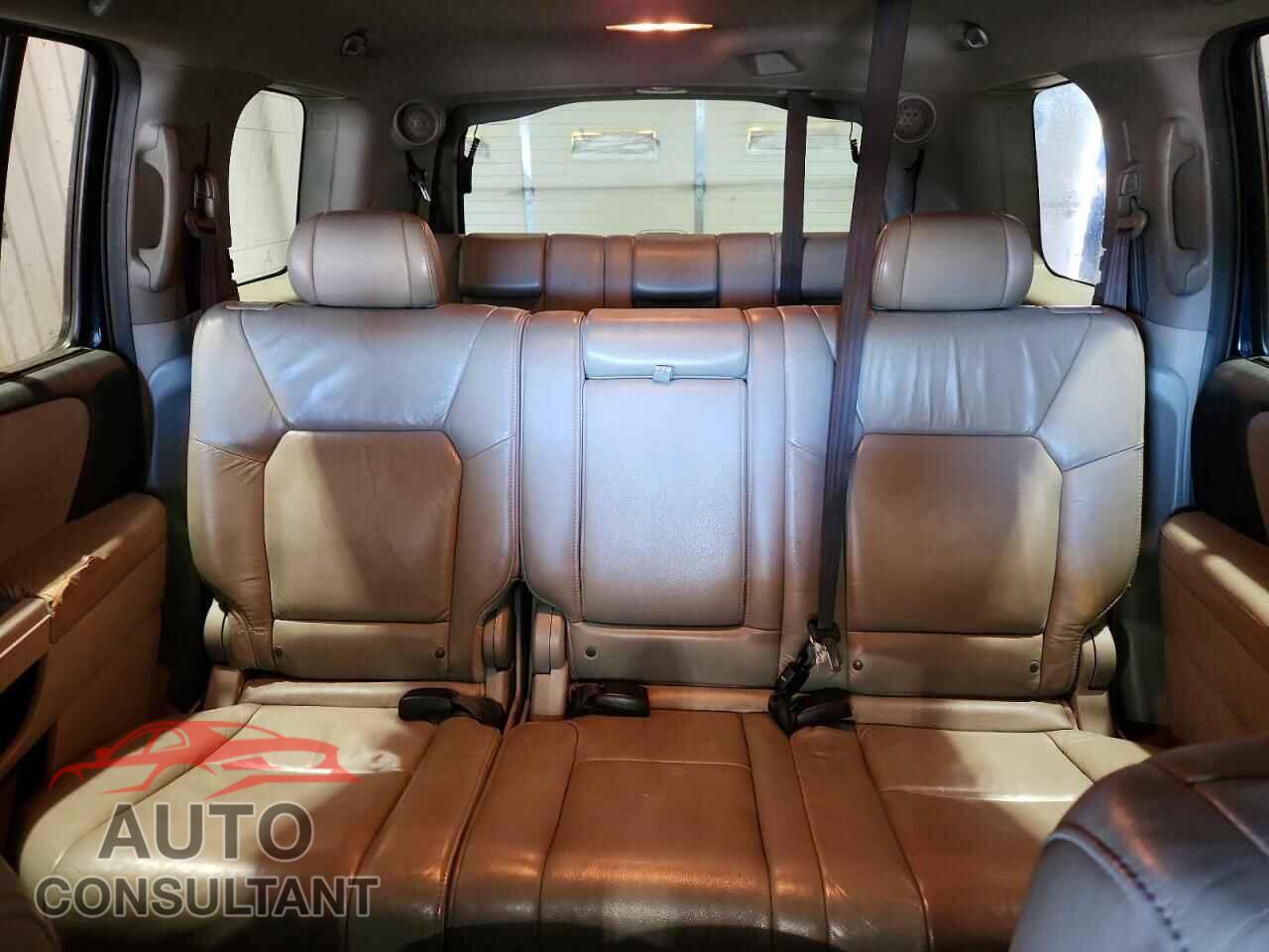 HONDA PILOT 2011 - 5FNYF4H99BB011076
