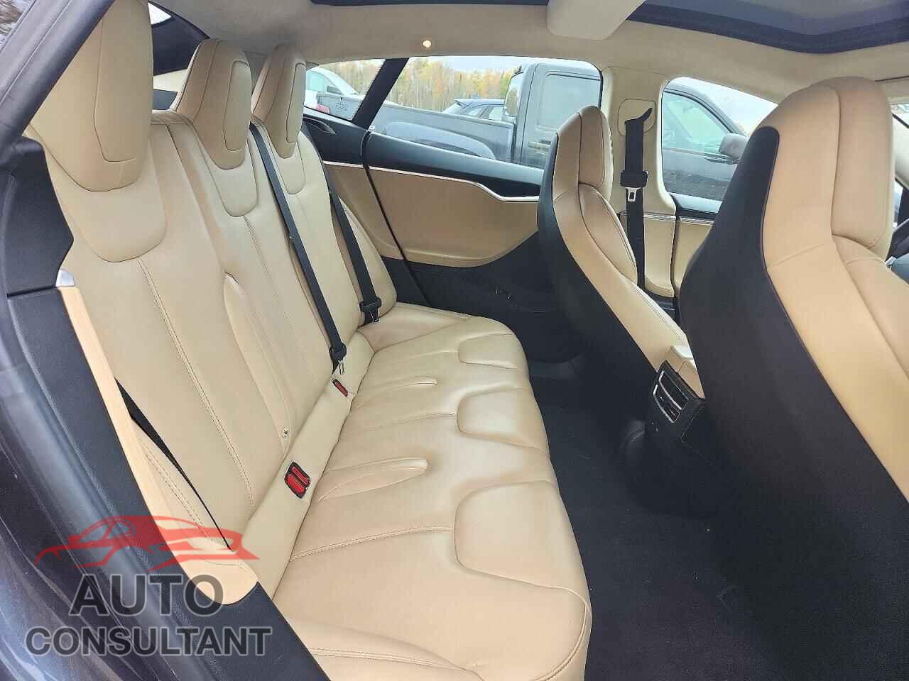 TESLA MODEL S 2017 - 5YJSA1E2XHF211404