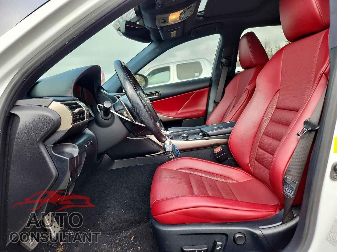 LEXUS IS 2015 - JTHCF1D20F5028839