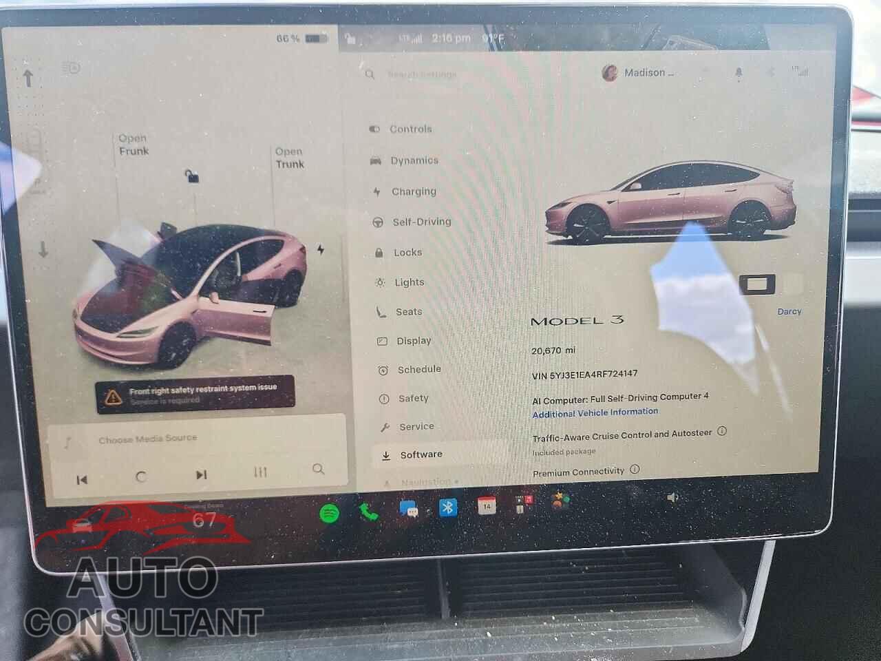 TESLA MODEL 3 2024 - 5YJ3E1EA4RF724147