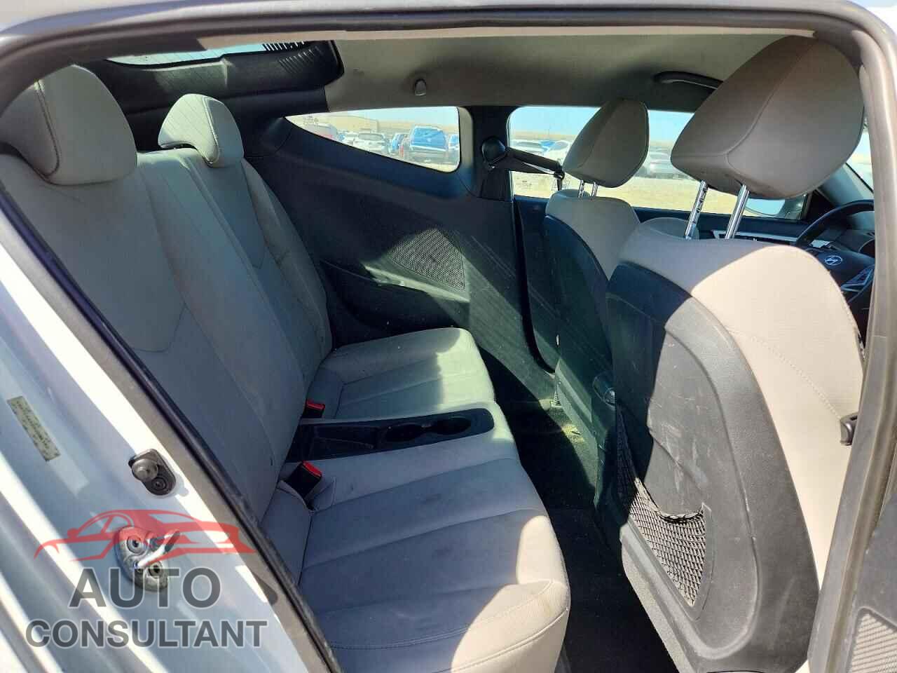 HYUNDAI VELOSTER 2013 - KMHTC6AD0DU084582