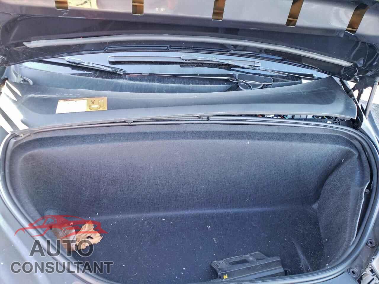 TESLA MODEL X 2018 - 5YJXCBE21JF130125