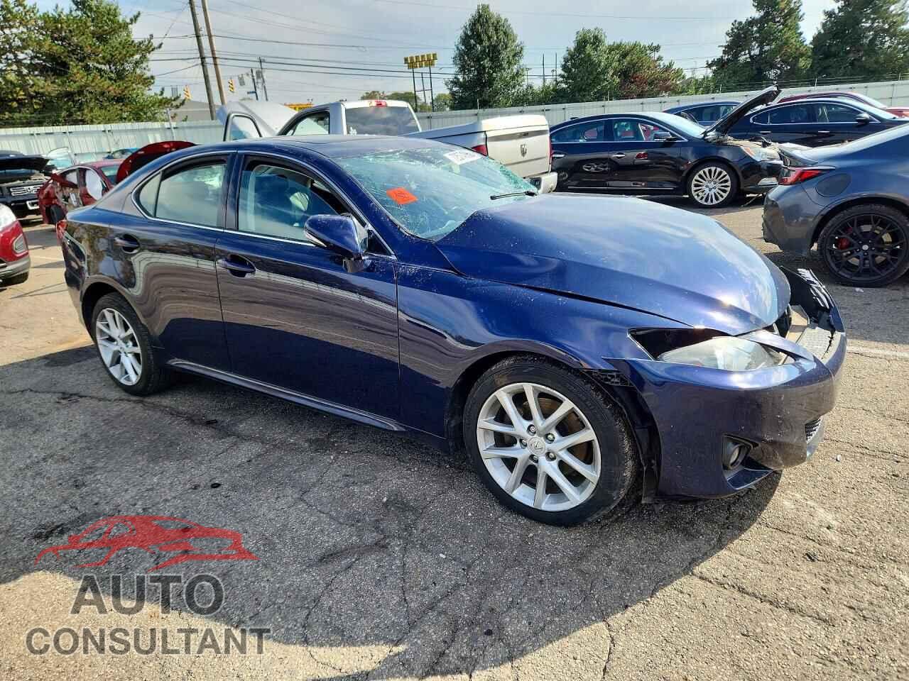 LEXUS IS 2011 - JTHCF5C28B5050879