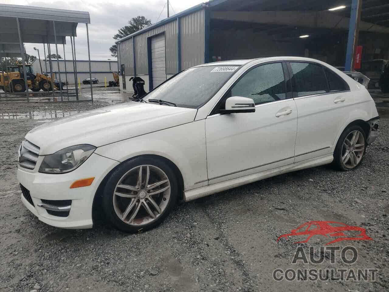 MERCEDES-BENZ C-CLASS 2013 - WDDGF4HB5DR244955