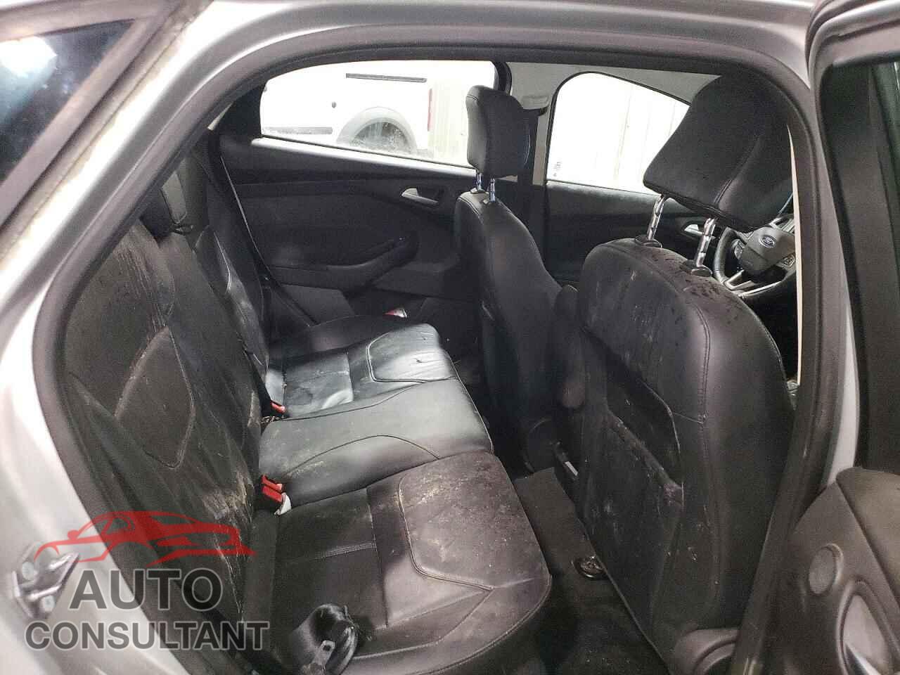 FORD FOCUS 2017 - 1FADP3J22HL206919